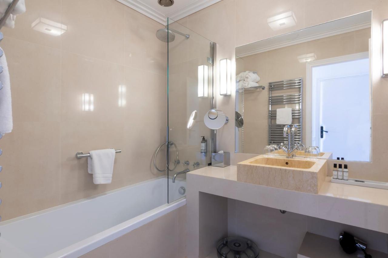 SUPERIOR ROOM – upstairs - terrace with sea view